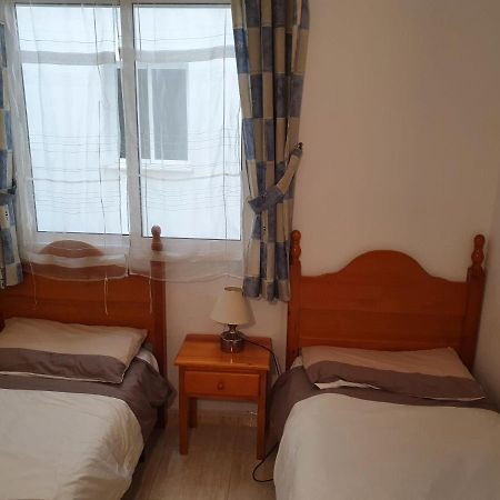Apartment Close To All Amenities Торрев'єха Екстер'єр фото
