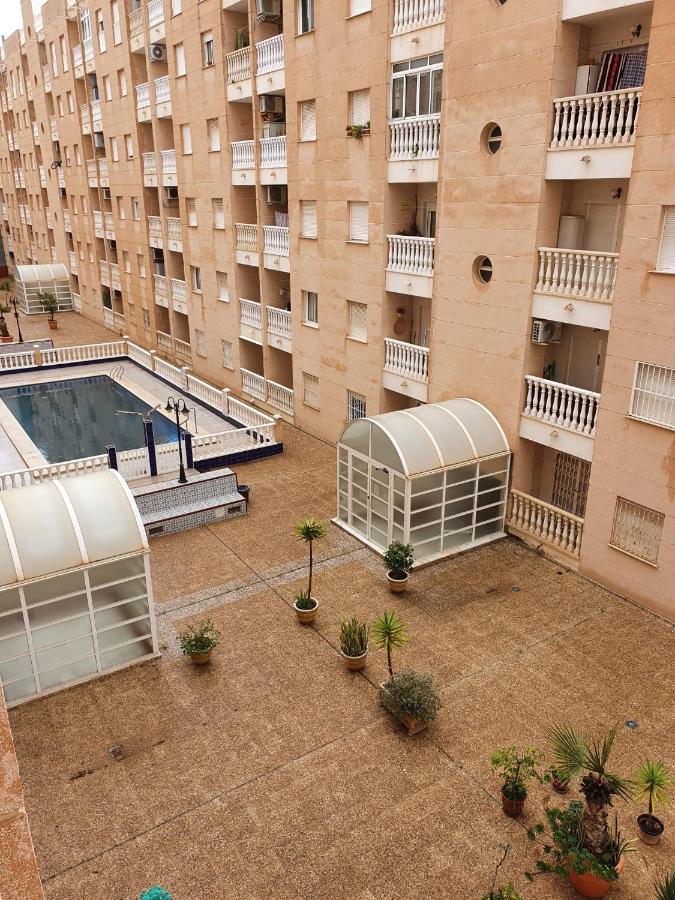 Apartment Close To All Amenities Торрев'єха Екстер'єр фото